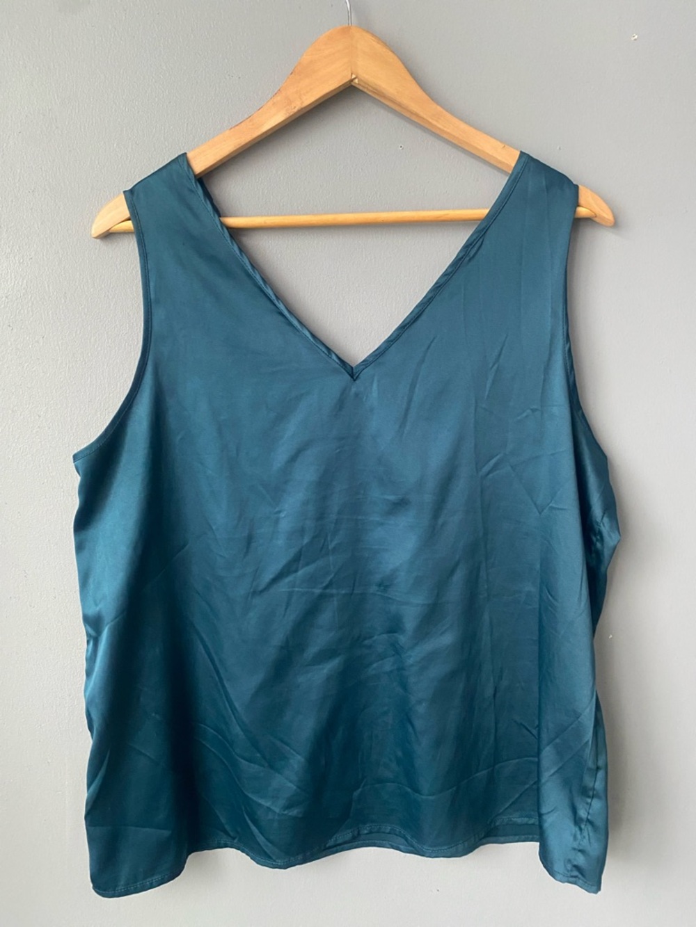 Teal V-Neck Satin Tank Top - Picture 3 of 3